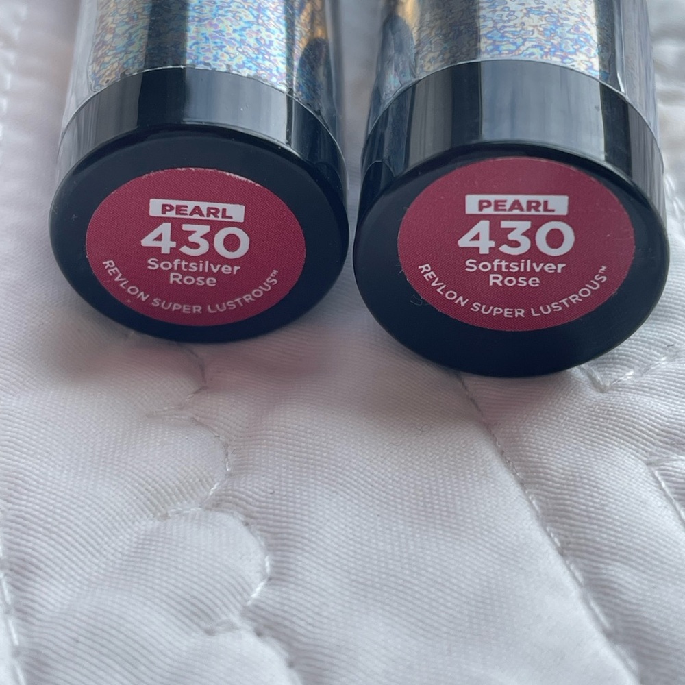 2 New Revlon Pearl Softsilver Rose 430 Lipsticks - Picture 3 of 5